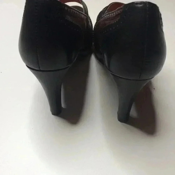 Schuler women’s shoes. - Picture 2 of 9